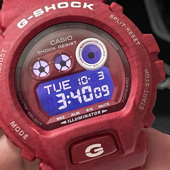 GSHOCK Casio watch GDX6900HT NEW Authentic Red watch - Picture 4 of 8